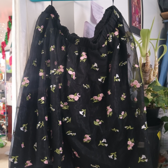 Floral Black Skirt - Picture 2 of 6